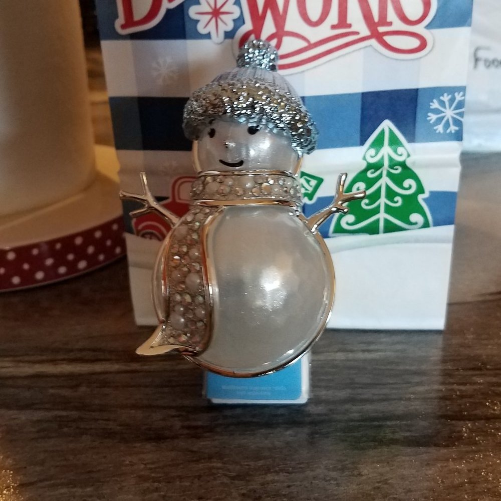 Bath & Body Works Snowman Wallflower Plug In